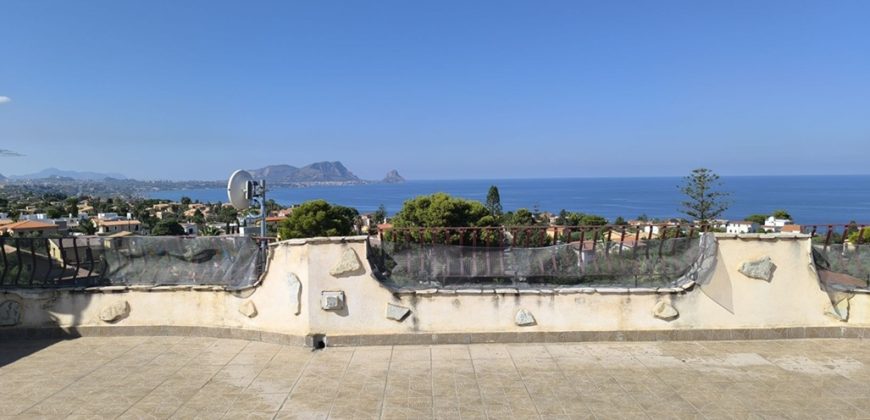 Porzione di villa in vendita – su tre livelli – Altavilla Milicia