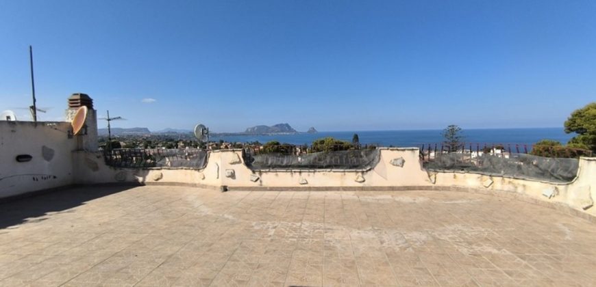 Porzione di villa in vendita – su tre livelli – Altavilla Milicia