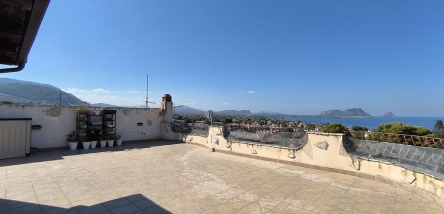 Porzione di villa in vendita – su tre livelli – Altavilla Milicia