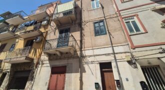 Appartamento in vendita – Trilocale – Via Dei Crociferi – zona Noce – Palermo