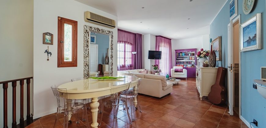 Villa in vendita – tre livelli – Zona Mondello