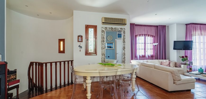 Villa in vendita – tre livelli – Zona Mondello