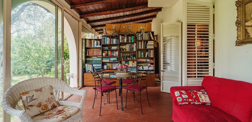 Villa in vendita – tre livelli – Zona Mondello