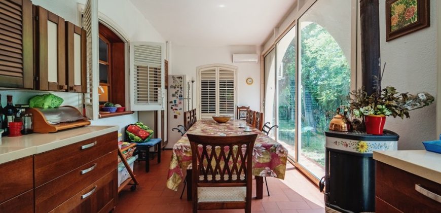 Villa in vendita – tre livelli – Zona Mondello