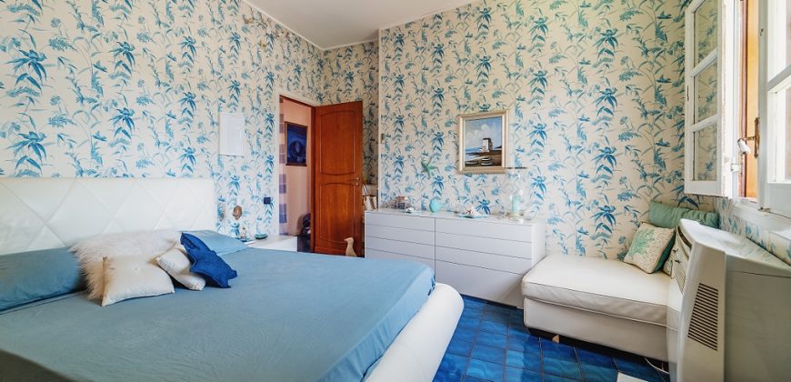 Villa in vendita – tre livelli – Zona Mondello