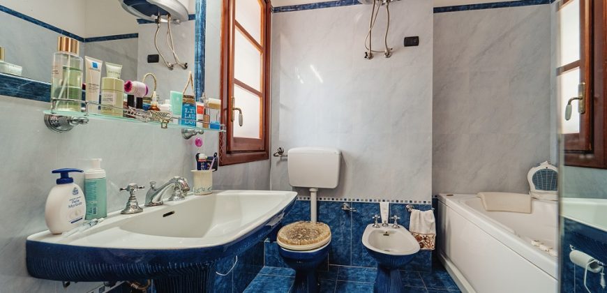 Villa in vendita – tre livelli – Zona Mondello