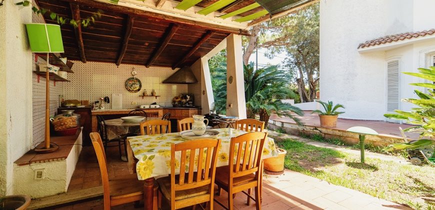 Villa in vendita – tre livelli – Zona Mondello