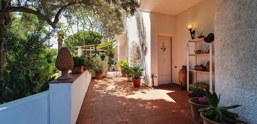 Villa in vendita – tre livelli – Zona Mondello