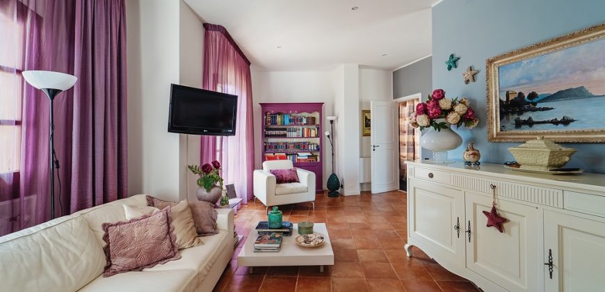 Villa in vendita – tre livelli – Zona Mondello