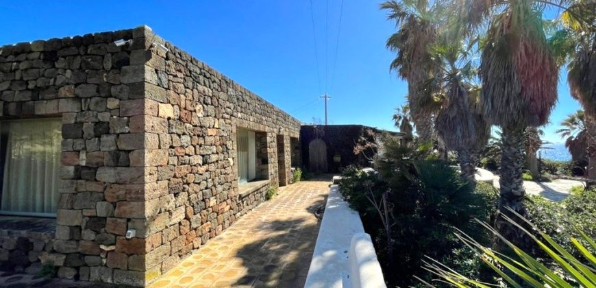 Locale commerciale in vendita – Pantelleria