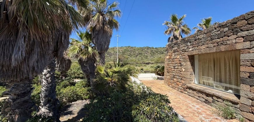 Locale commerciale in vendita – Pantelleria