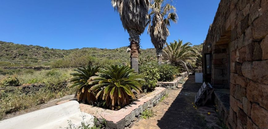 Locale commerciale in vendita – Pantelleria
