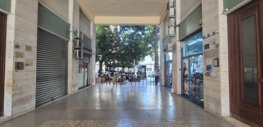 Locale commerciale in vendita – Unico ambiente – Zona Tribunale – Palermo