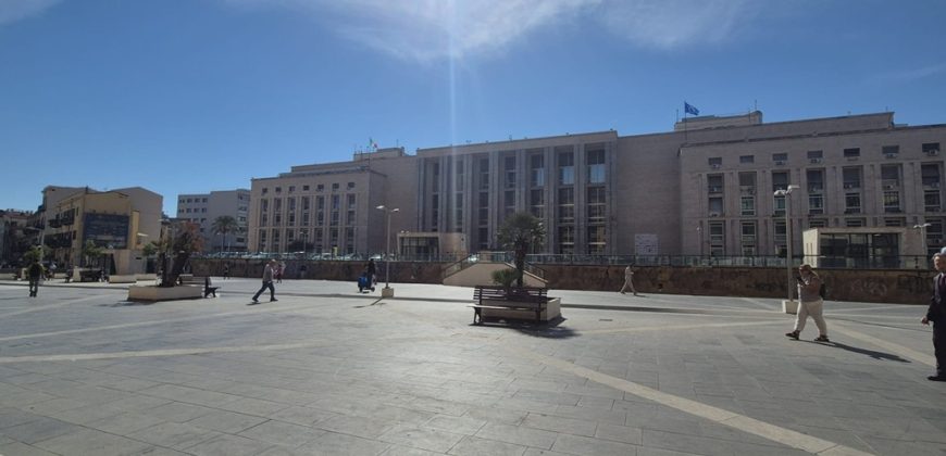 Locale commerciale in vendita – Unico ambiente – Zona Tribunale – Palermo